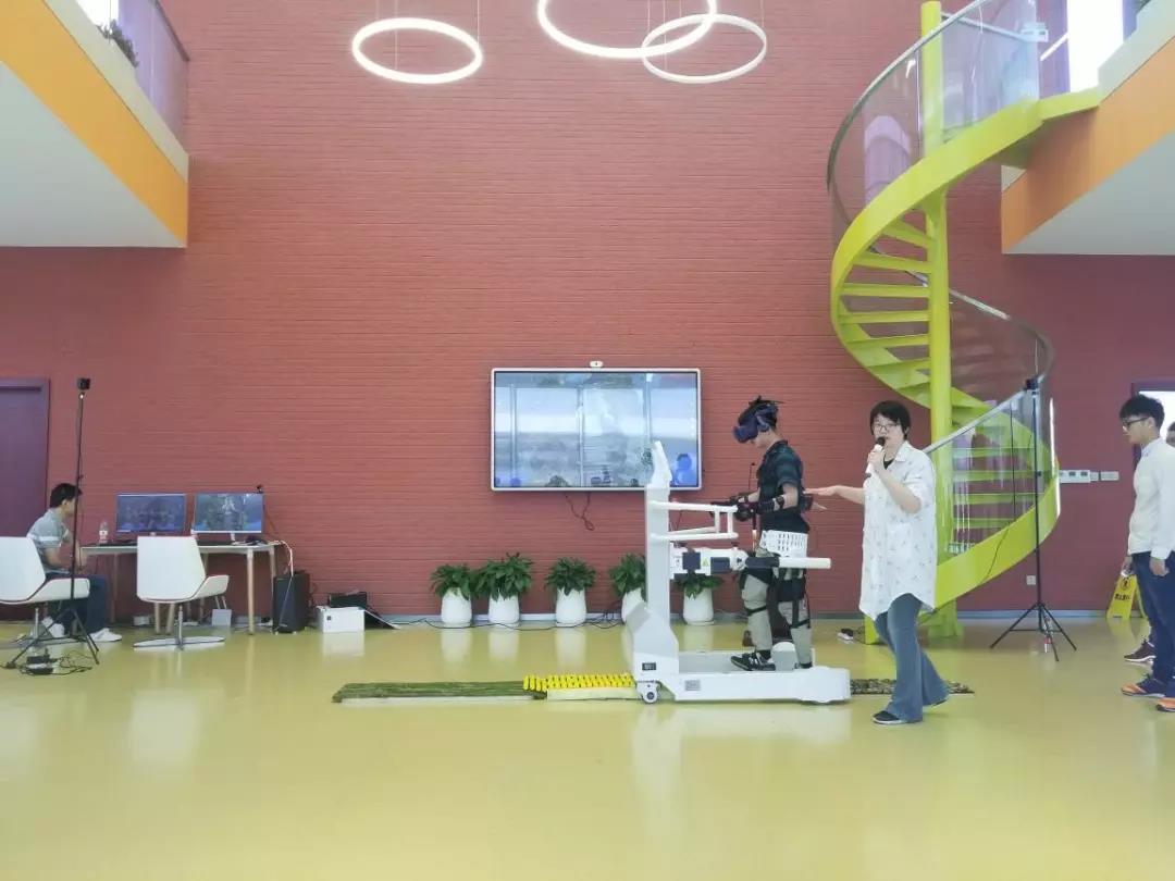 我校举办国家科技部重点研发计划下肢虚拟现实康复系统展示会